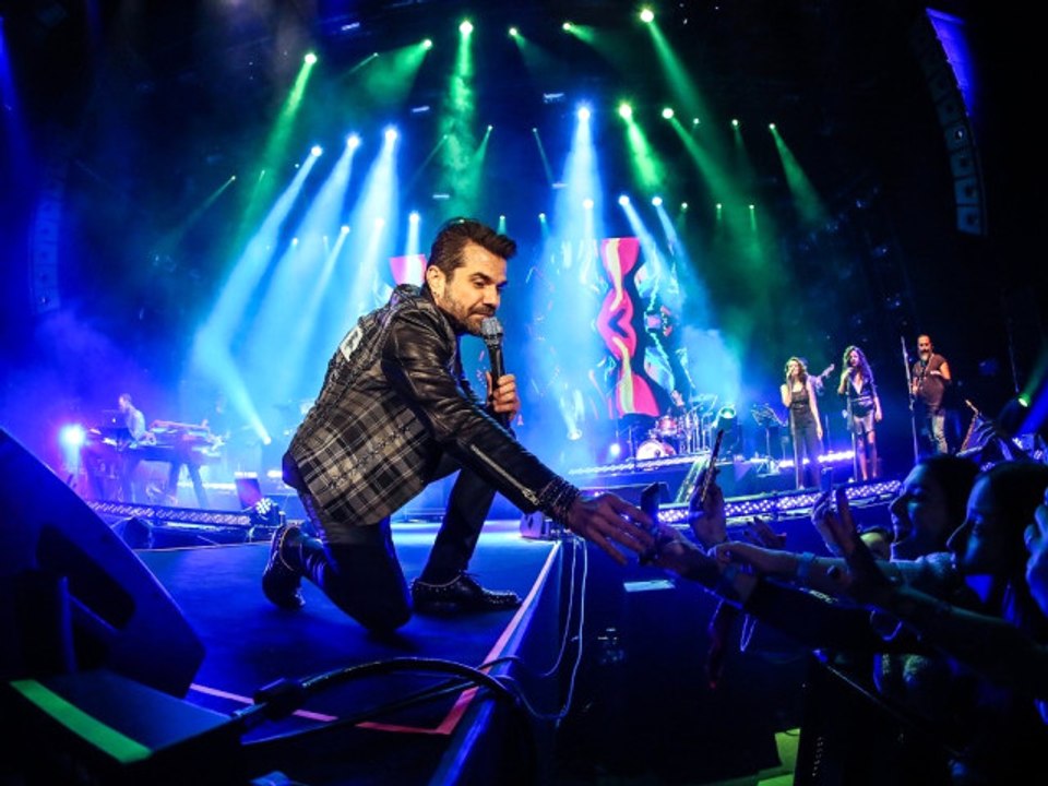 Popçu Kenan Doğulu, Konser Sırasında Uyuyan Minik Hayranını Uyandırmaya Çalıştı