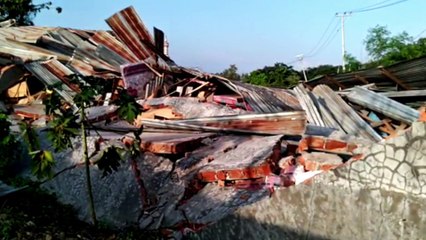 Aumentan a 384 los muertos por un tsunami en Indonesia