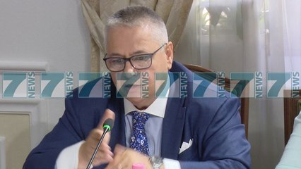 DEPUTETI I PS ALKET HYSENI MBRON GJYQTARET E PROKURORET E KORRUPTUAR - News, Lajme - Kanali 7