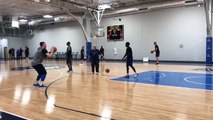 Doncic encestando triples en los entrenamientos de Dallas