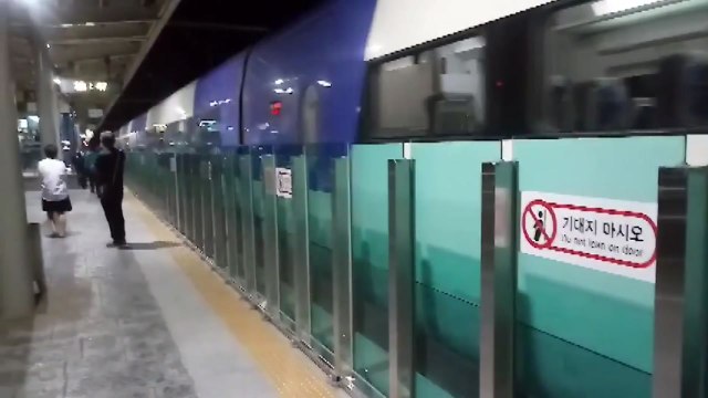 KTX 열차 사고로 1시간 40분 지연 운행...승객 수백 명 불편 / YTN