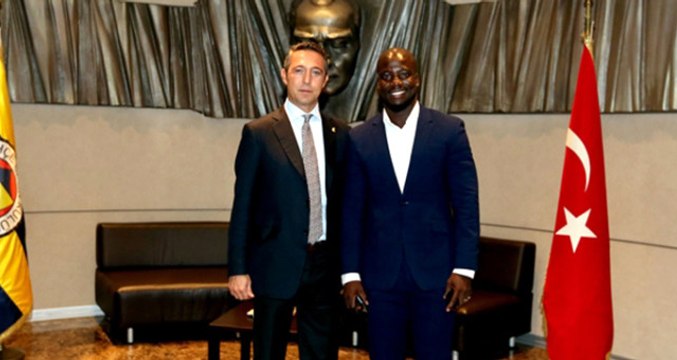 Fenerbahçe Başkanı Ali Koç, Stephen Appiah ile Bir Araya Geldi