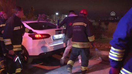 Kaza Yapan Alkollü Sürücü Otomobilde Uyuyakaldı