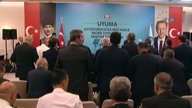 İçişleri Bakanı Soylu: '2018 yılbaşından, 25 Eylül'e kadar 15 bin 262 uyuşturucudan tutuklama gerçekleştirildi. Bunun 13 bin 229'u sokak satıcısı. Bugünden sonra sokaklarda çok daha büyük bir kararlılıkla çocuklarımızın, gençlerimizin güvenl