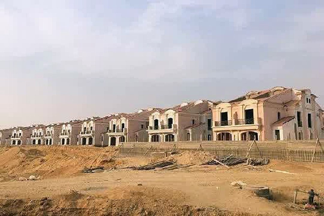 شقة بحديقة خاصة للبيع في الليك فيو