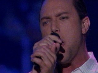 Queensrÿche - Walk In The Shadows