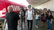 Fans Can't BELIEVE They're Seeing Shawn Mendes At LAX!