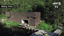 Wooden library lures bookworms outside Beijing