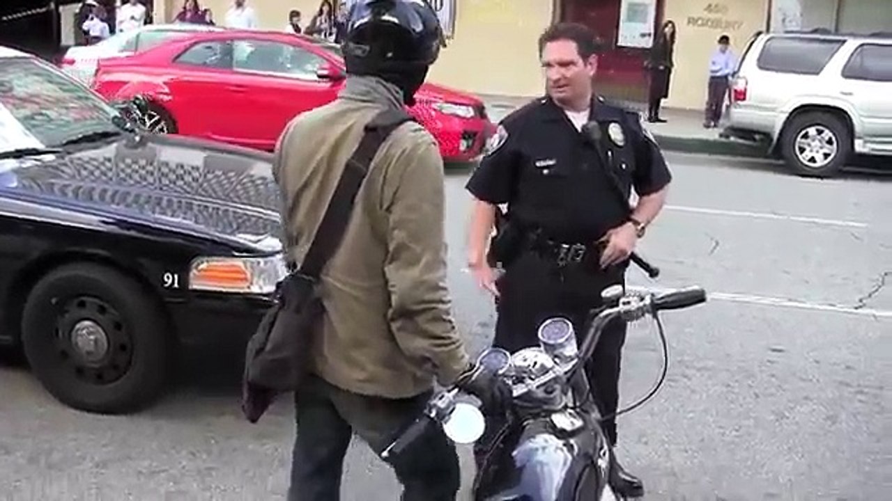 Keanu Reeves Talking To A Police Officer