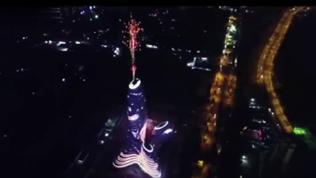 Revuelo en China por el edificio fálico y sus fuegos artificiales