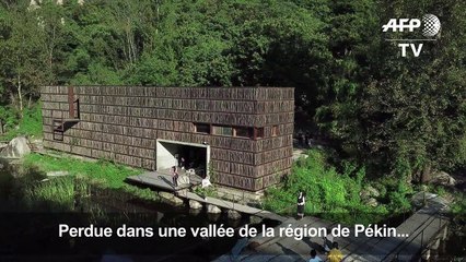 Une bibliothèque en bois attire les curieux près de Pékin