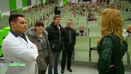 يمني فاجأه برنامج تليفزيوني ألماني بزيارة والديه بعد طول فراق