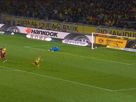 لقطة: كرة قدم: ماركو رويس يبلغ عتبة المئة هدف في البوندسليغا بفضل ثنائيّته أمام نورمبيرغ