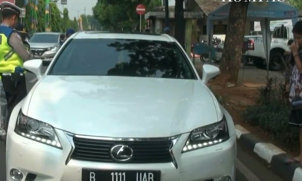 Mobil Mewah Terjaring Razia Pajak Kendaraan