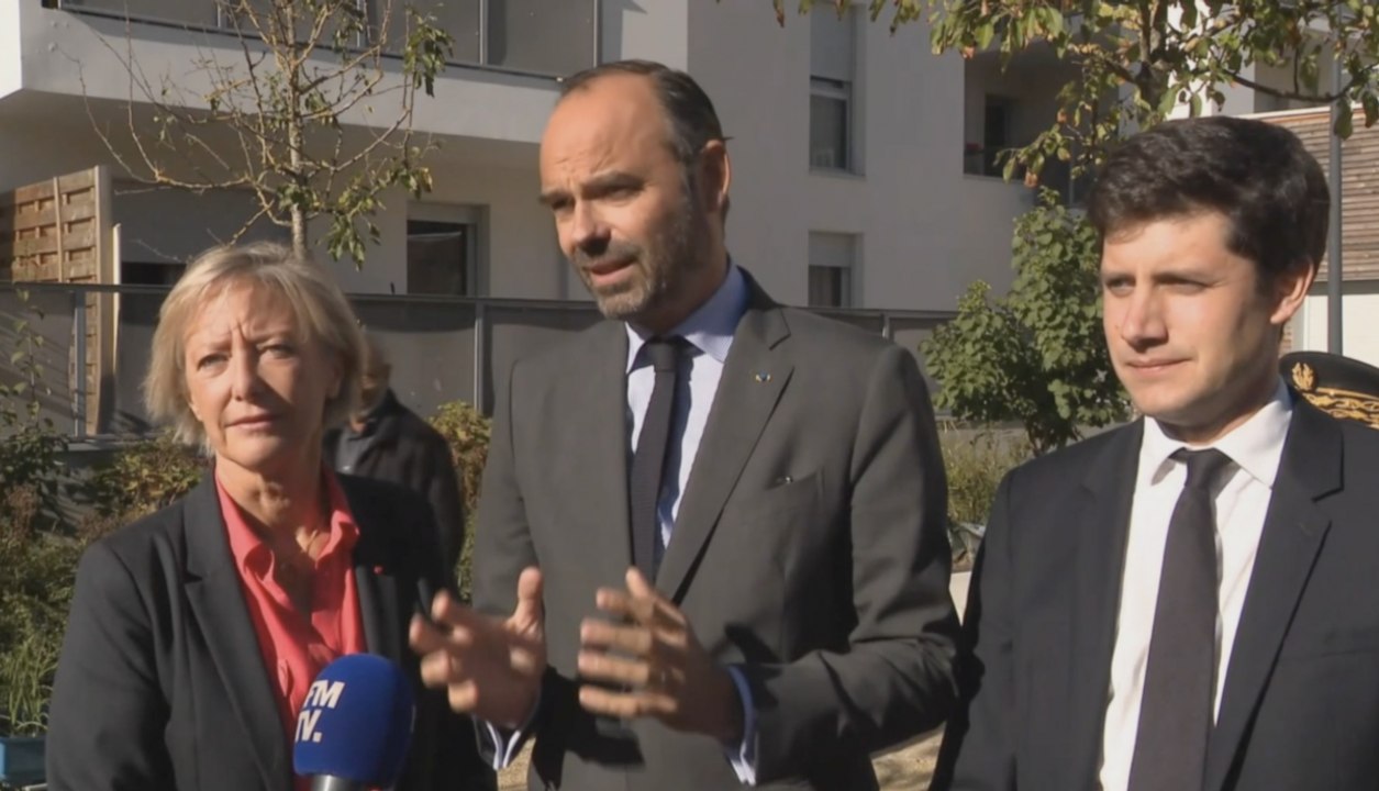 Édouard Philippe en visite dans une résidence inclusive à Cergy