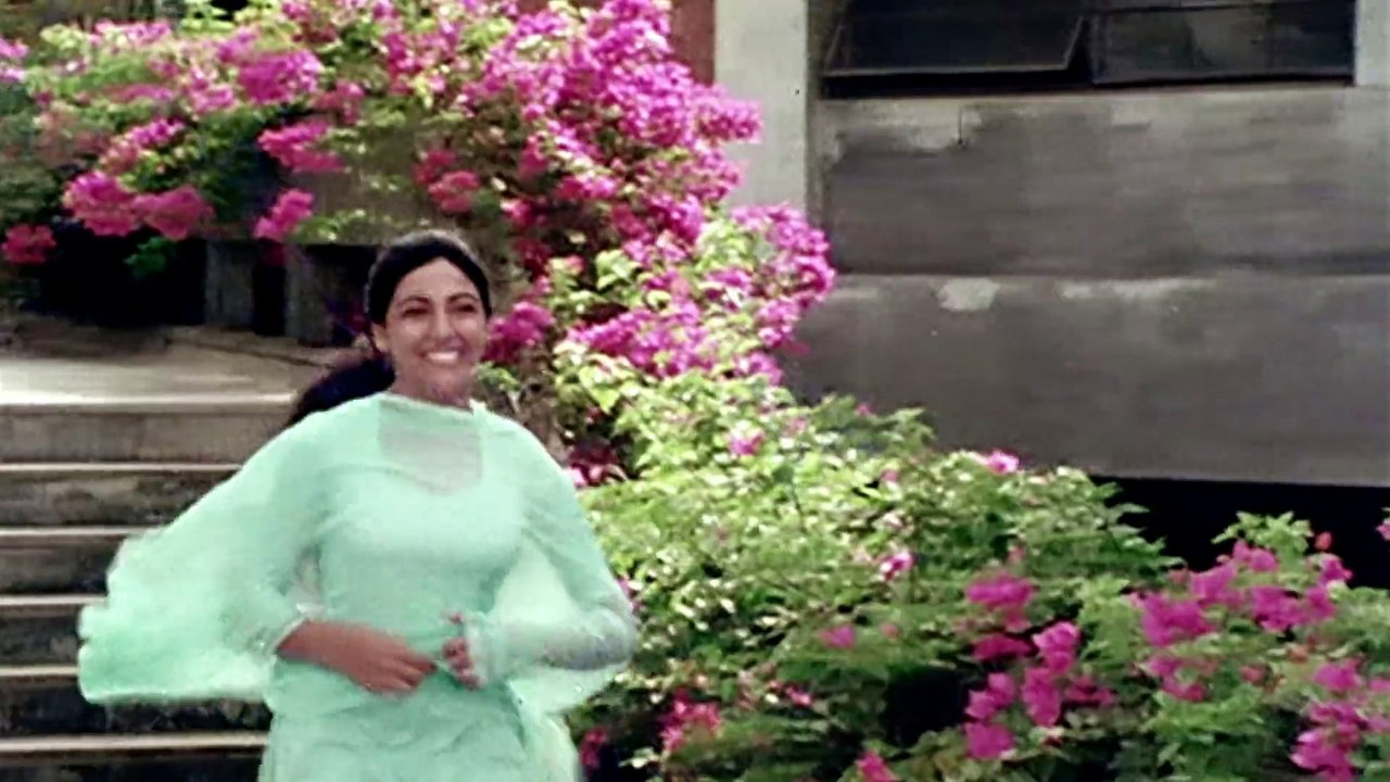 Tum Ko Dekha Toh Ye Khayal - Jagjit Singh Ghazals (HD)- Deepti Naval - Farooq sheikh - Saath Saath