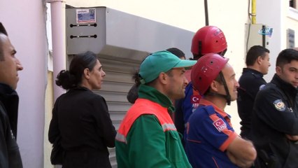 Gözyaşları içinde evlerinin yıkılmasını izlediler