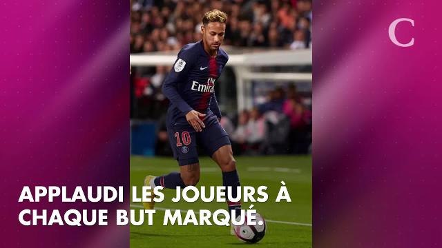 PHOTOS. Kev Adams, Ary Abittan, Alicia Aylies... les people en tribune du match PSG-Reims