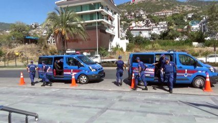 Alanya’da 200 bin TL’lik inşaat malzemesi çalan 4 şüpheli yakalandı