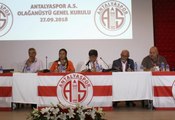 Antalyaspor'da Ali Şafak Öztürk 3 Yıl Daha Başkan Oldu