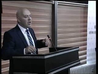 Ardian Gjini replikon me Diana Qarkaxhinë