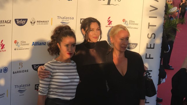 Monica Bellucci et le jury sur le tapis rouge