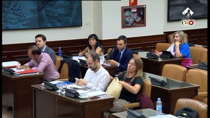 La DGT propone quitar más puntos por el uso del móvil y por no llevar cinturón o casco