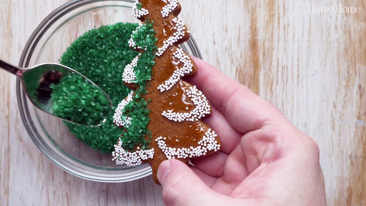 Gingerbread Snow Globe