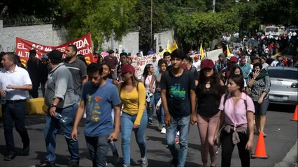 Salvadoreños claman en las calles detener privatización de agua