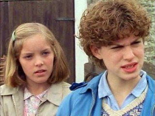 Famous Five 2x09 Five Get Into A Fix