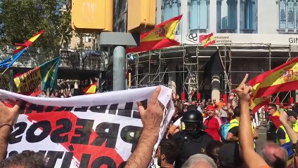 Crits de ni oblit ni perdó, contra la manifestació de policies espanyols a Barcelona