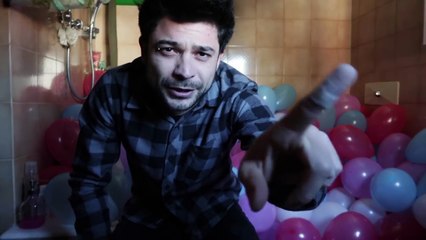 COME FARE UNO SCHERZO - Clown Scare [ho riempito il bagno con 700 palloncini]