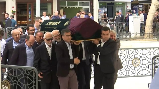 Cumhurbaşkanı Vekili Fuat Oktay’ın annesinin cenazesi Eyüp sultan camisine getirildi - İSTANBUL