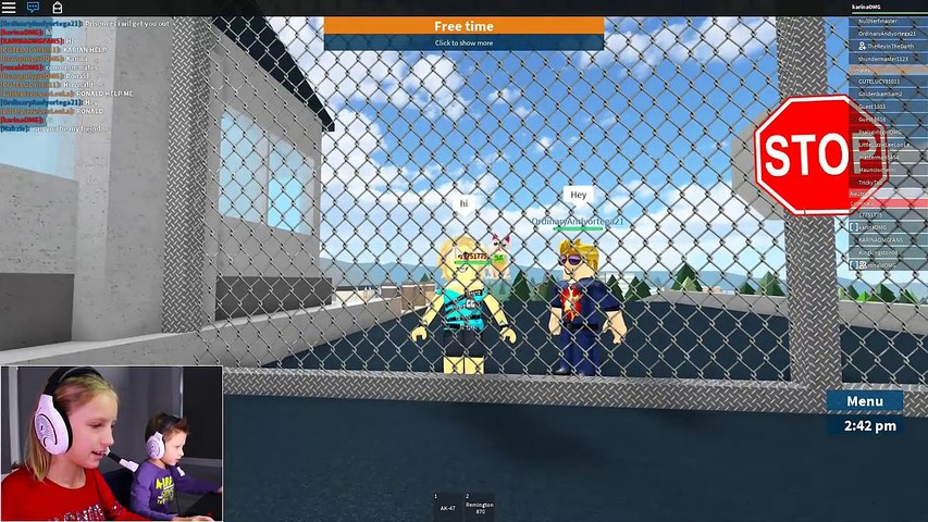 Escaping The Prison And Shooting The Inmates Roblox Prison Life V2 - jail fence roblox