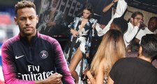 Futbolcu Neymar'ın Sevgilisi Bruna Marquezine, Derin Yırtmaçlı Elbisesiyle Katıldığı Defileye Damga Vurdu