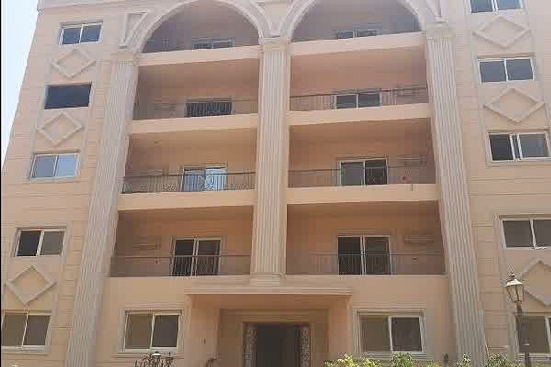 شقة للبيع في كومباوند المصراوية