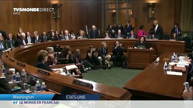 USA: Devant le Sénat, la femme qui accuse d'agression sexuelle le juge Kavanaugh, raconte sa version des faits la voix tremblante et en larmes