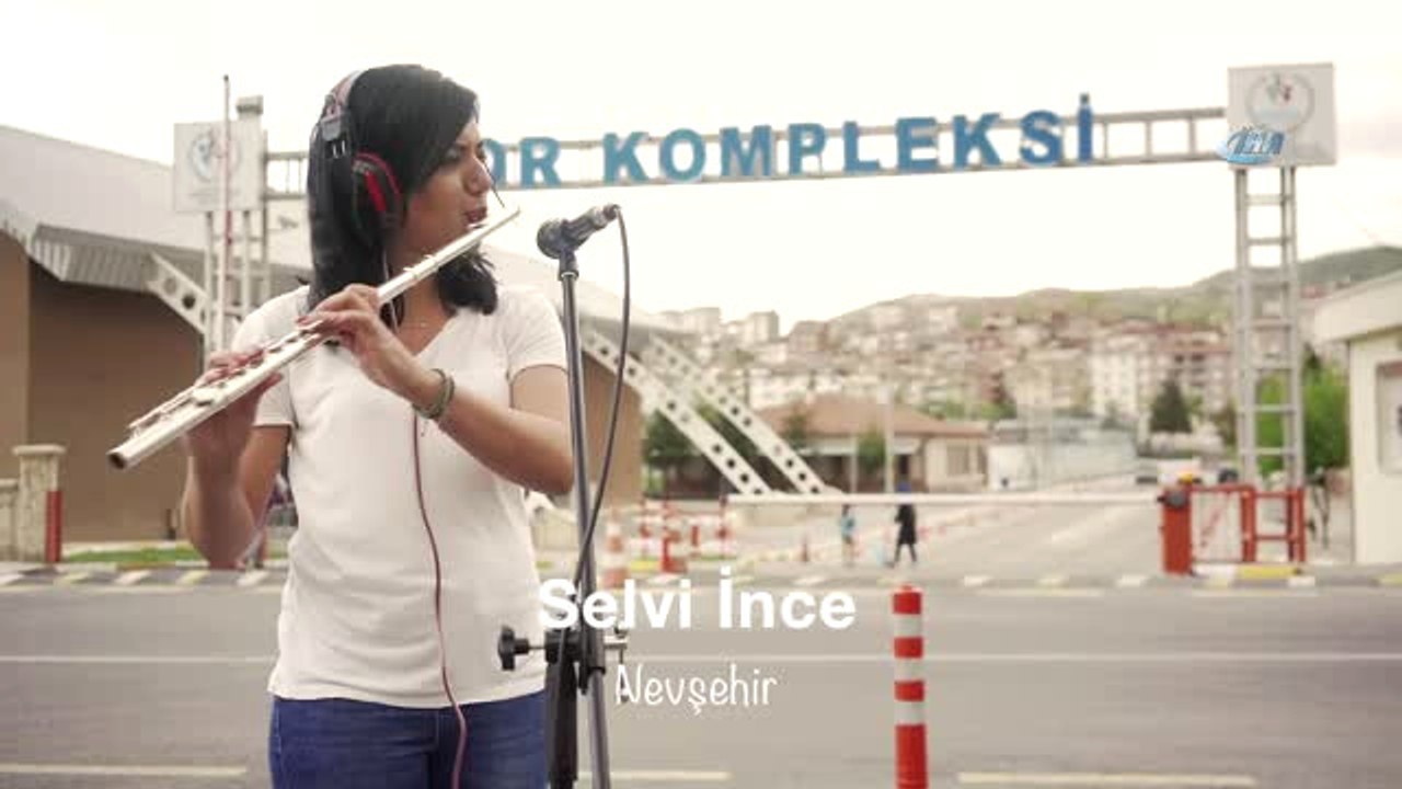 Gençlik ve Spor Çalışanları Kapadokya'da "Gençlik İçin Çal" Klibi Çekti