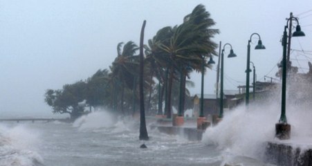 Yunanistan'a Ulaşan Kırbaç Kasırgası Türkiye'ye Doğru İlerliyor
