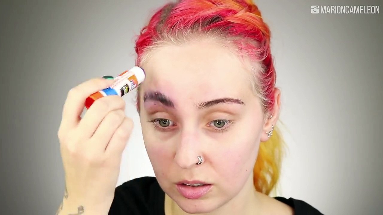 Comment cacher ses sourcils avec du maquillage ?