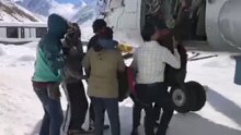 Tourists Among Dozens Airlifted to Safety From Snowbound Indian Mountain