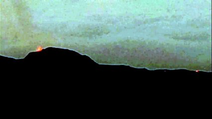 Météorite au dessus du Piton de la Fournaise