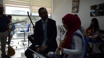 Bakan Kasapoğlu Turgutlu'da Türkü Söyledi, Fidan Dikti