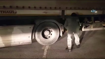 Yangın Söndürme Tüplerinin İçinden Eroin Fışkırdı