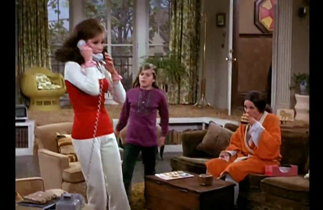 The Mary Tyler Moore Show S02E21 Where Theres Smoke Theres Rhoda