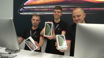 Nyári táborozó hangulatban várták az új iPhone-t Moszkvában