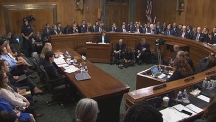 Kavanaugh y su acusadora mantienen versión en medio de lágrimas y reproches