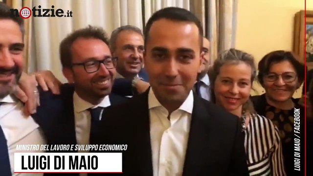 Manovra del popolo, Di Maio &co in festa a Palazzo Chigi | Notizie.it