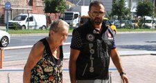 Biri 66 Yaşında, 2 Kadın Uyuşturucuyla Yakalandı