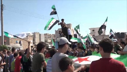 مظاهرات بإدلب تطالب بحرية المعتقلين في سجون النظام